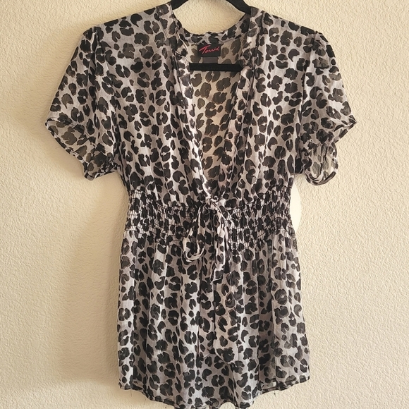 torrid Tops - Torrid Leopard Print Lightweight Open Front Top Size 0 (L)